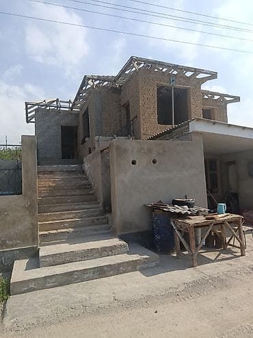 Продаётся недостроенный дом с участком. Описание объекта: - — 2