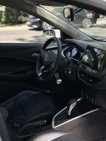 Транспорт: Chevrolet Onix: 2020 г., 1.3 л, Автомат, Бензин, Седан — 6