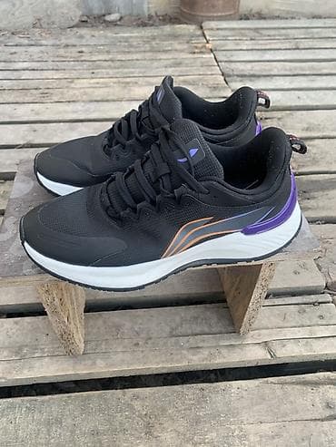 Туфли: Кроссовки спортивные, цвет чёрный с фиолетовыми и оранжевыми — 3