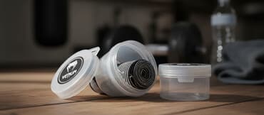 перчатки для тренировок: Продам новый. экипировка 800с Боксерские перчатки 1000с барцовка — 1