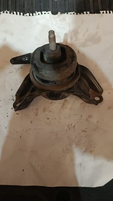 запчасти на хендай портер 2: Подушка мотора Hyundai 2015 г., Б/у, Оригинал — 1