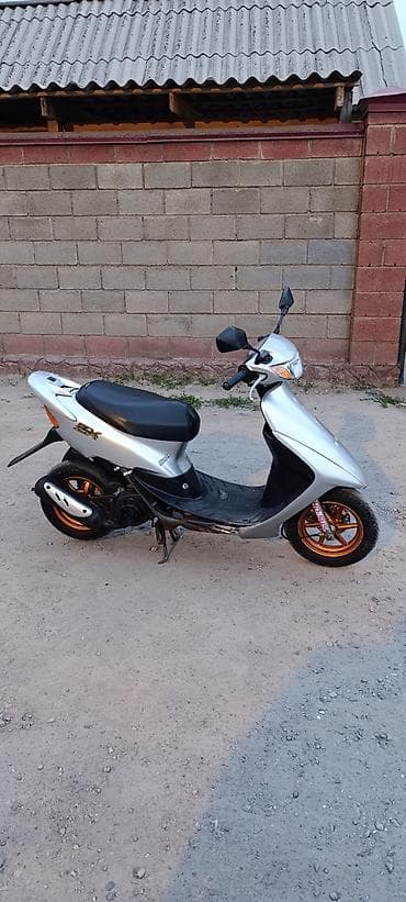 Тип скутера Honda, 70 куб. см, Бензин, Б/у at lalafo.kg Тип скутера Honda, 70 куб. см, Бензин, Б/у