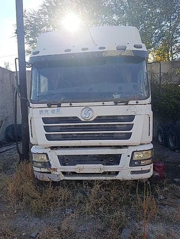 Топливные баки: Кабина Shacman — 8