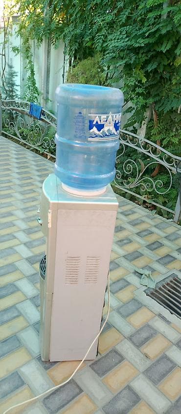 Кулер для воды с верхней загрузкой бутыли - Напольная модель с двумя — 5