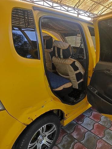 дайхатсу срион: Daihatsu YRV: 2003 г., 1.3 л, Механика, Бензин, Хэтчбэк — 5