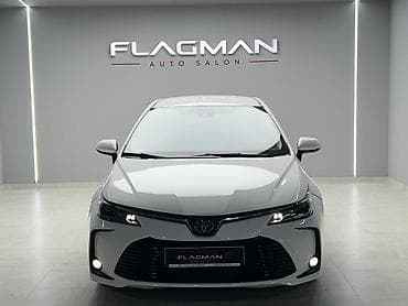 Toyota Corolla: 2019 г., 1.8 л, Вариатор, Гибрид, Седан