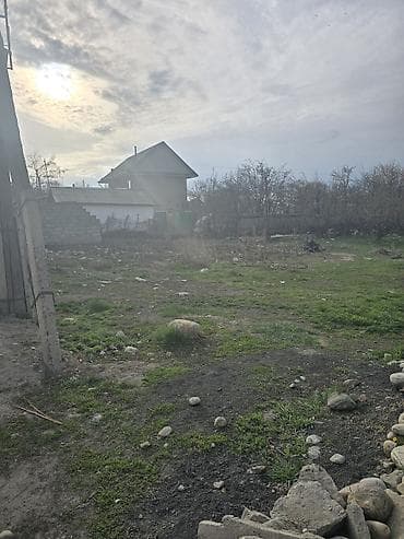 выход к речке: 8 соток, Для строительства — 6