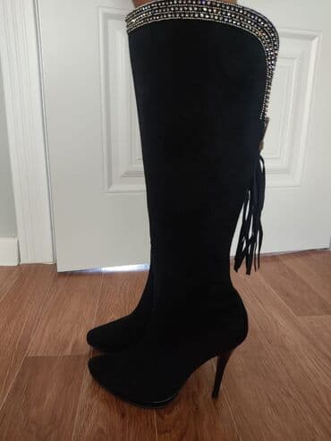 Сапоги деми замшевые, шикарные, состояние 10/10. размер 37 at lalafo.kg Сапоги деми замшевые, шикарные, состояние 10/10. размер 37