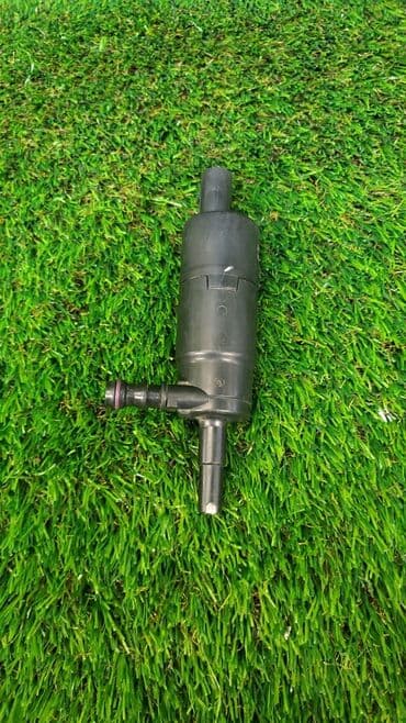 e39: Мотор бачка стеклоомывателя Bmw E39 ​ Марка: BMW Кузов: E39 ​ Номер и — 2