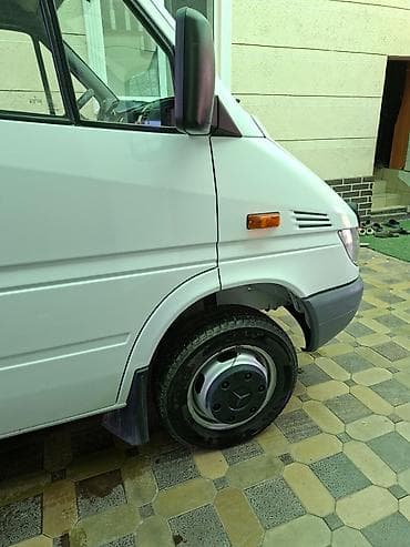 Унаа сатуу: Mercedes-Benz Спринтер: 2005 г., 2.7 л, Кол менен иштөөчү, Дизель, Van — 3
