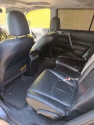 бак топливной: Toyota — салон внедорожника с кожаным интерьером - Черный кожаный — 7