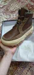 срочно продаю в связи с переездом: Зимние ботинки 39-39,5 размер (стелька 26 см, китайский 42) — 2