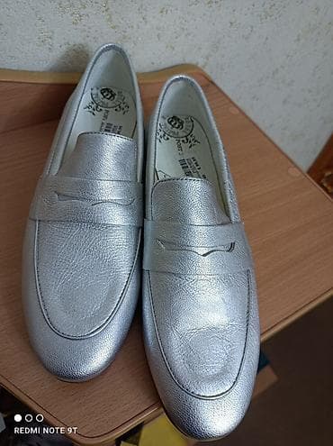 Мокасины и лоферы: Женские лоферы-слипоны серебристого цвета - Модель: классические — 1