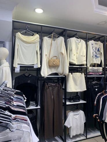 сдаю дом долгосрочное без хозяина: Сдается центральная часть бутика ! 📍 ТЦ Beta Stores (Чуй × Исанова) — 6