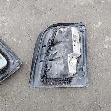 Топливные баки: Задние фонари (левый и правый) для автомобиля на Ниссан марч Микра - — 1