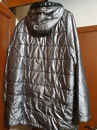 спортивные пуховики: Продаем Новую зимнюю пальто-куртку на холлофайбере ниже бедер до — 8