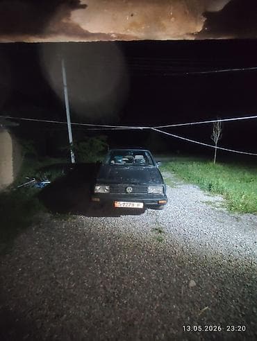 авто ру кыргызстан бишкек: Volkswagen Jetta: 1989 г., 1.8 л, Кол менен иштөөчү, Бензин, Седан — 3