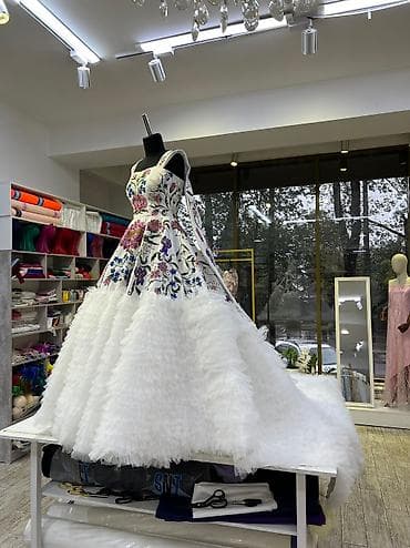 Сдается в аренду шикарное платье на Кыз узатуу 😍😍😍 Шикарный фасон🎉 Вы