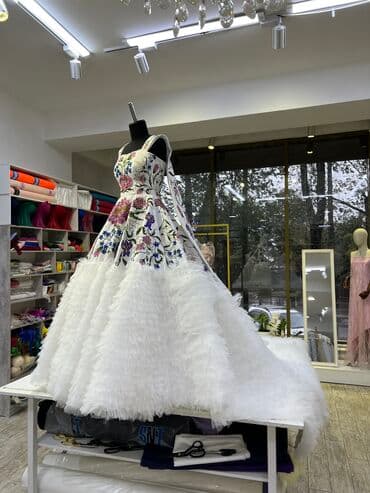 аренда платье: Сдается в аренду шикарное платье на Кыз узатуу 😍😍😍 Шикарный фасон🎉 Вы — 1