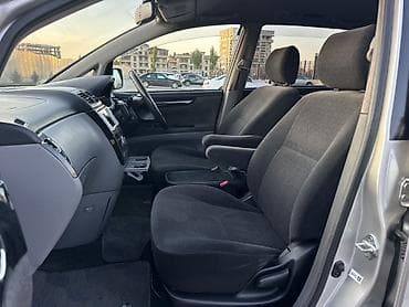 бампер тайота: Toyota Ipsum: 2002 г., 2.5 л, Бензин, Минивэн — 7