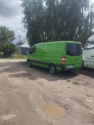 50 55: Зелёный фургон Mercedes-Benz Sprinter (длинная база, высокий кузов) — 2