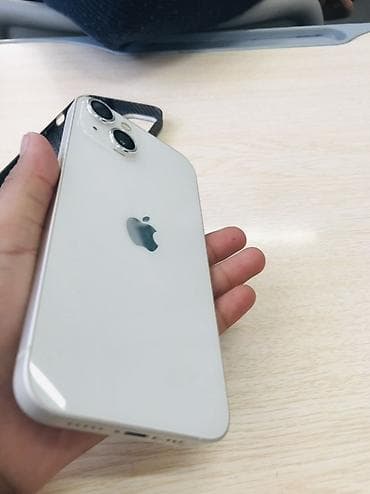Техника и электроника: IPhone 13, Б/у, 128 ГБ, Белый, Чехол, 82 % — 2