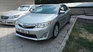 Toyota Camry: 2012 г., 2.5 л, Вариатор, Гибрид, Седан