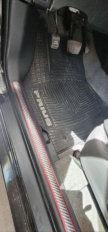 Toyota Prius: 2015 г., Автомат, Гибрид, Лифтбек — 7