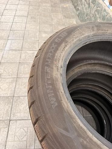 чёрные зимние: Шины 285 / 50 / R 20, Зима, Комплект, Внедорожные (АТ/МТ), DUNLOP — 3
