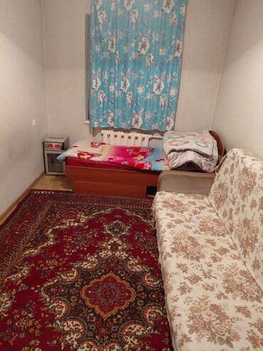 Комнаты: Сдаётся комната в трёхкомнатной квартире для девушек или семейной — 2