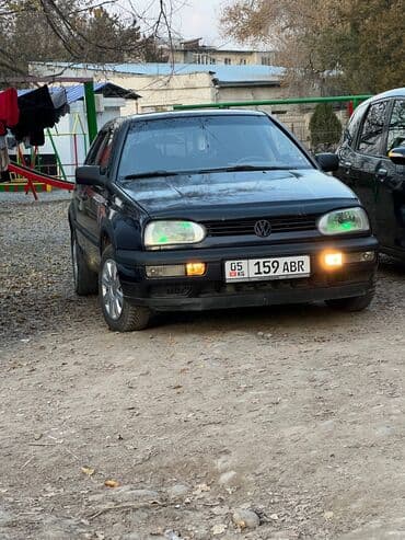 Volkswagen Golf: 1992 г., 1.8 л, Механика, Бензин, Хэтчбэк