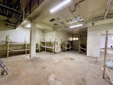продается цокольное помещение микрорайон сары челек: Продаю Офис 179 м², Без ремонта, Без мебели, Многоэтажное здание, Цокольный этаж этаж — 10