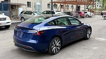 tes: Tesla Model 3: 2024 г., Электромобиль, Лифтбек — 2