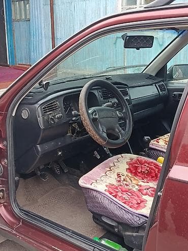 колони: Volkswagen Golf Variant: 1995 г., 1.8 л, Ручные, Универсал — 3