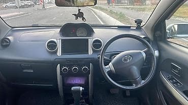 иазда 626: Toyota ist: 2003 г., 1.5 л, Автомат, Бензин, Хэтчбэк — 5