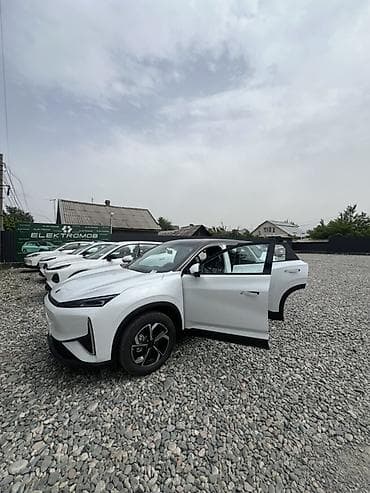 los angeles: Dongfeng : 2025 г., Электромобиль, Кроссовер — 2