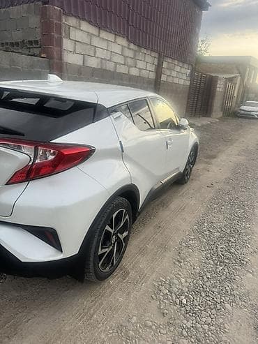 zeekr 01: Toyota C-HR: 2019 г., Автомат, Бензин, Кроссовер — 1
