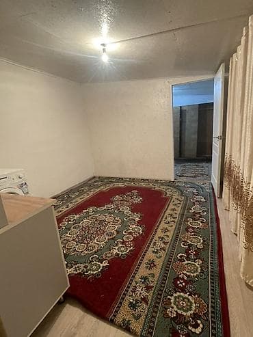 Сдаётся простая изолированная комната с отдельной кухонной зоной
