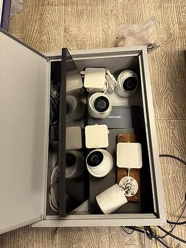 Видео байкоо: Комплект видеонаблюдения в металлическом шкафу Состав: - 4 купольные — 5