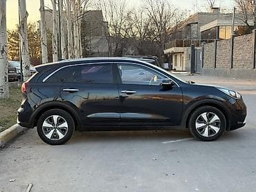 santa fe: Kia Niro: 2017 г., 1.6 л, Автомат, Гибрид, Кроссовер — 3