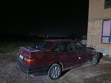 Унаа сатуу: Volkswagen Passat: 1990 г., 1.8 л, Кол менен иштөөчү, Бензин, Седан — 2