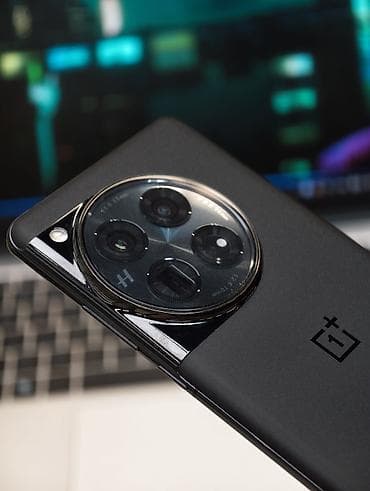 Техника и электроника: OnePlus 12, Б/у, 256 ГБ, цвет - Черный, 2 SIM, eSIM — 3