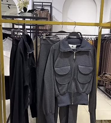 Футболки: Женский костюм из трикотажа от бренда Bonnitto (джемпер на молнии + — 1