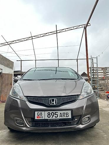 camry xle: Honda Fit: 2012 г., 1.4 л, Автомат, Бензин, Хэтчбэк — 3