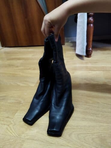оптом ботинки: Продаю обувь сапожки одни чулки на шпильке.Вторые кожаные сзади замок — 6