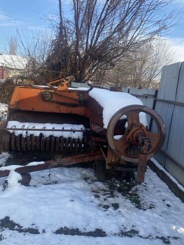 Продается пресс подборщик и плуг 
И придцеп(телешка)