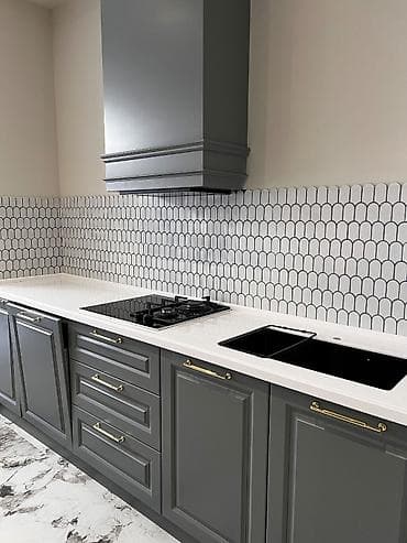 Кыймылсыз мүлк: 3 бөлмө, 110 м², Элитка, 2 кабат, Дизайнердик ремонт — 1