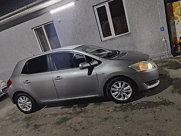 Toyota Auris: 2008 г., 2 л, Механика, Дизель, Хэтчбэк