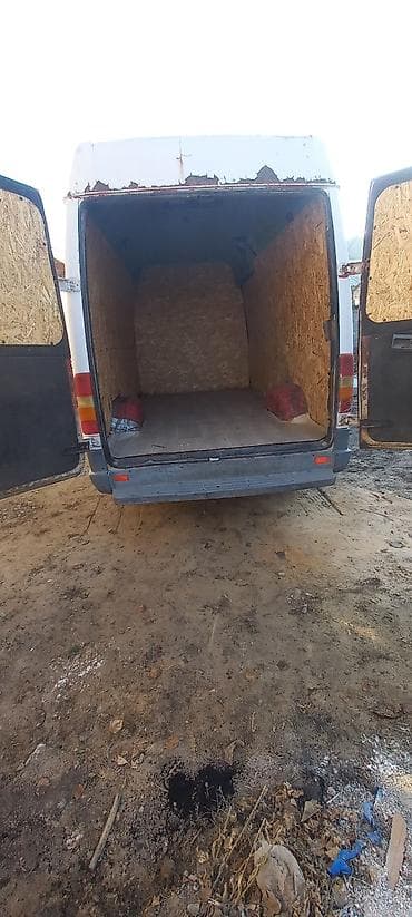 планшет ipad: Грузовой фургон Mercedes-Benz Sprinter (длинная база, высокий потолок) — 2