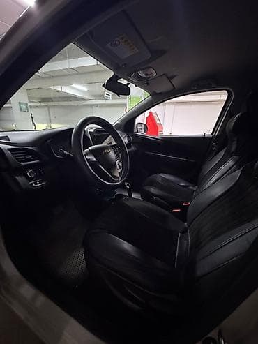 x trail: Chevrolet Spark: 2017 г., 1 л, Автомат, Бензин, Хэтчбэк — 4